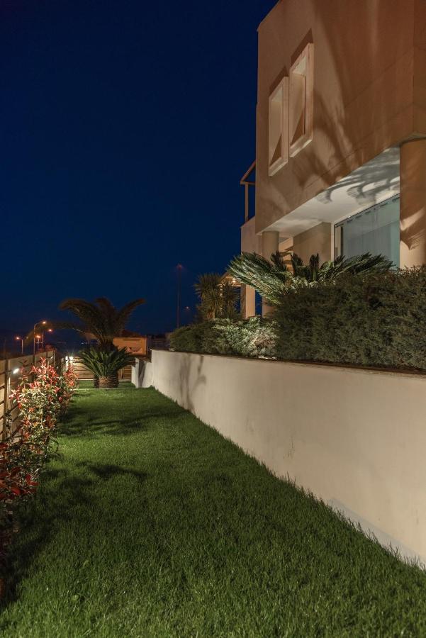 Villa Luminous Nea Iraklitsa Exterior photo
